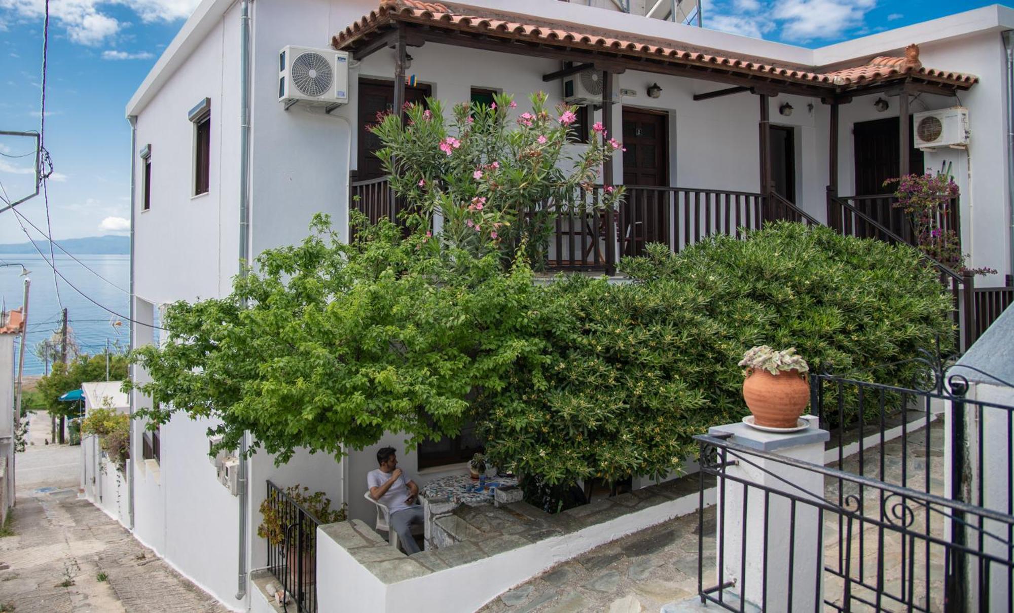 Lilian Beachfront Apartments Neo Klima Exterior foto